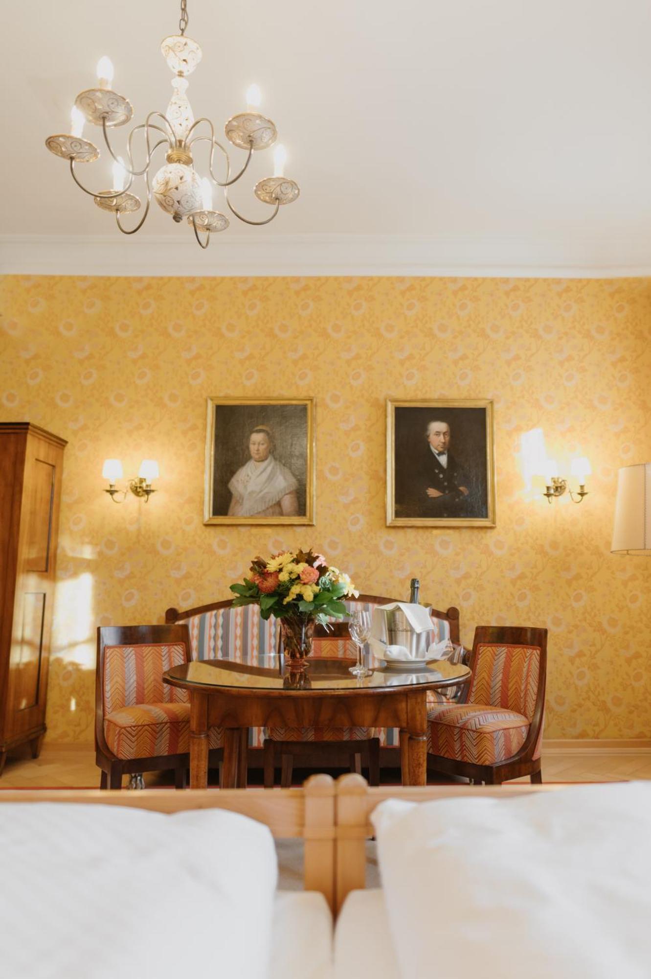 Romantik Hotel Zur Post Fuerstenfeldbruck Dış mekan fotoğraf