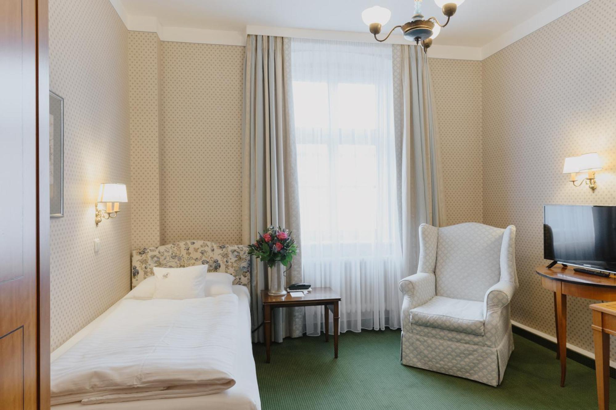 Romantik Hotel Zur Post Fuerstenfeldbruck Dış mekan fotoğraf