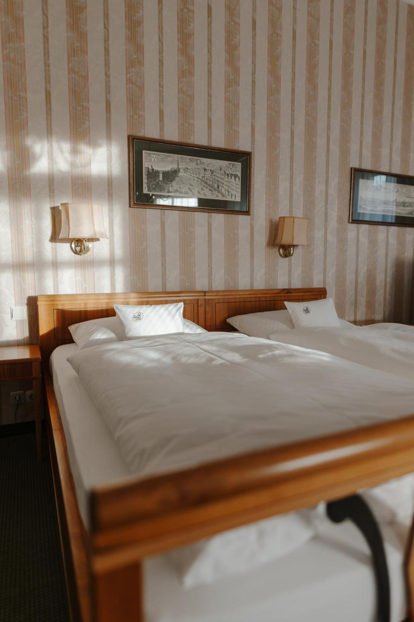 Romantik Hotel Zur Post Fuerstenfeldbruck Dış mekan fotoğraf